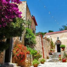 Kremasta (Hanging) Convent